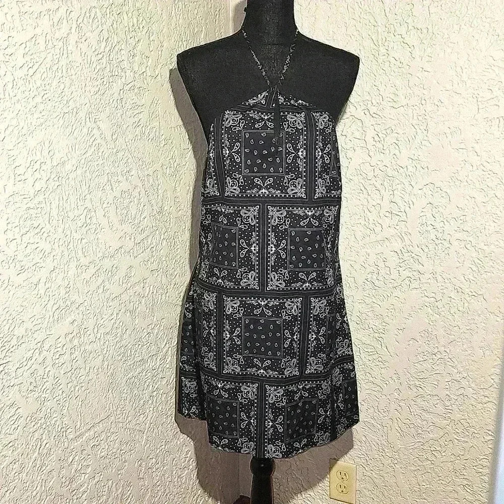 Elodie black and white mini dress 👗